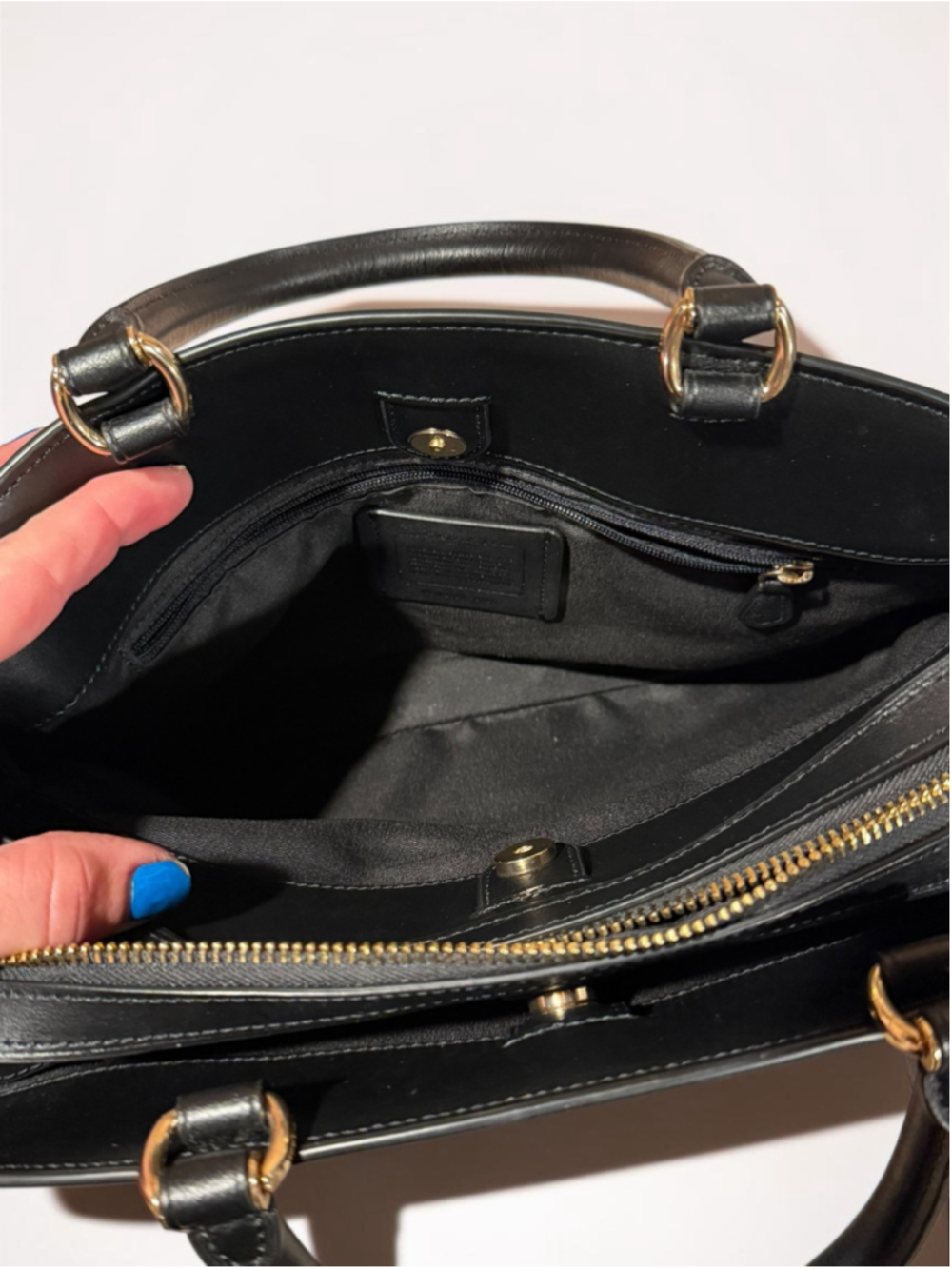 Coach Lillie Carryall Tan Black Signature Leather Gold Hardware - Picture 14 of 15